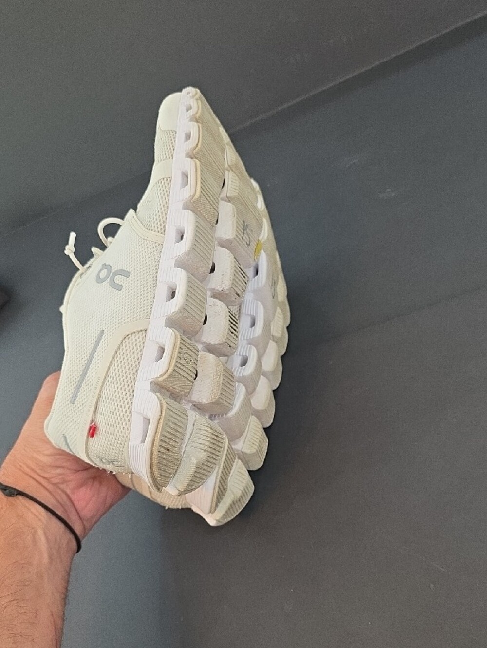 On Cloud Running Women's Athletic Shoes in Cream/Off-White Size 8 - Picture 9 of 9